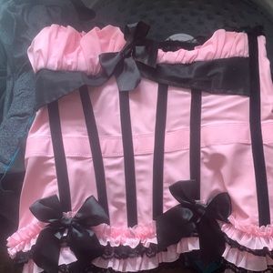 Beautiful style and very beautiful material and detail. Made by coquette